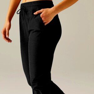 NWT Beyond Yoga Spacedye Commuter Midi Jogger (L)